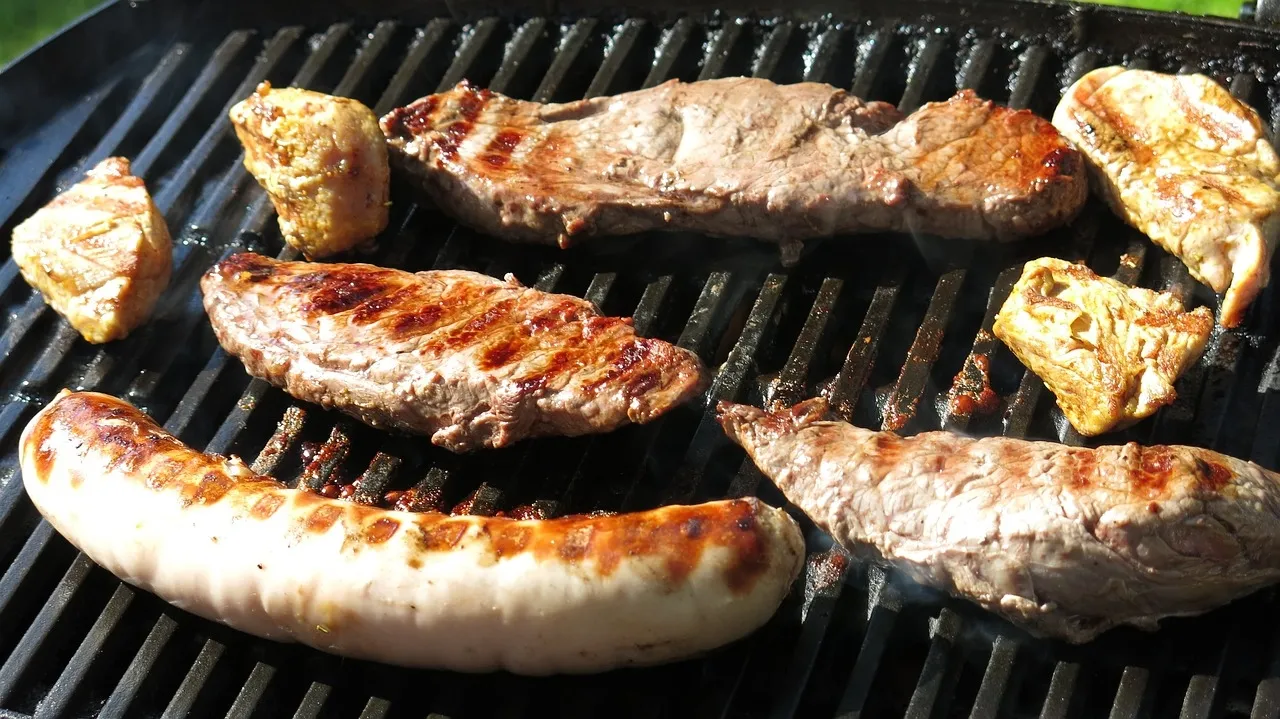 Zdjęcie Jak piec karkówkę na grillu, aby była soczysta i aromatyczna