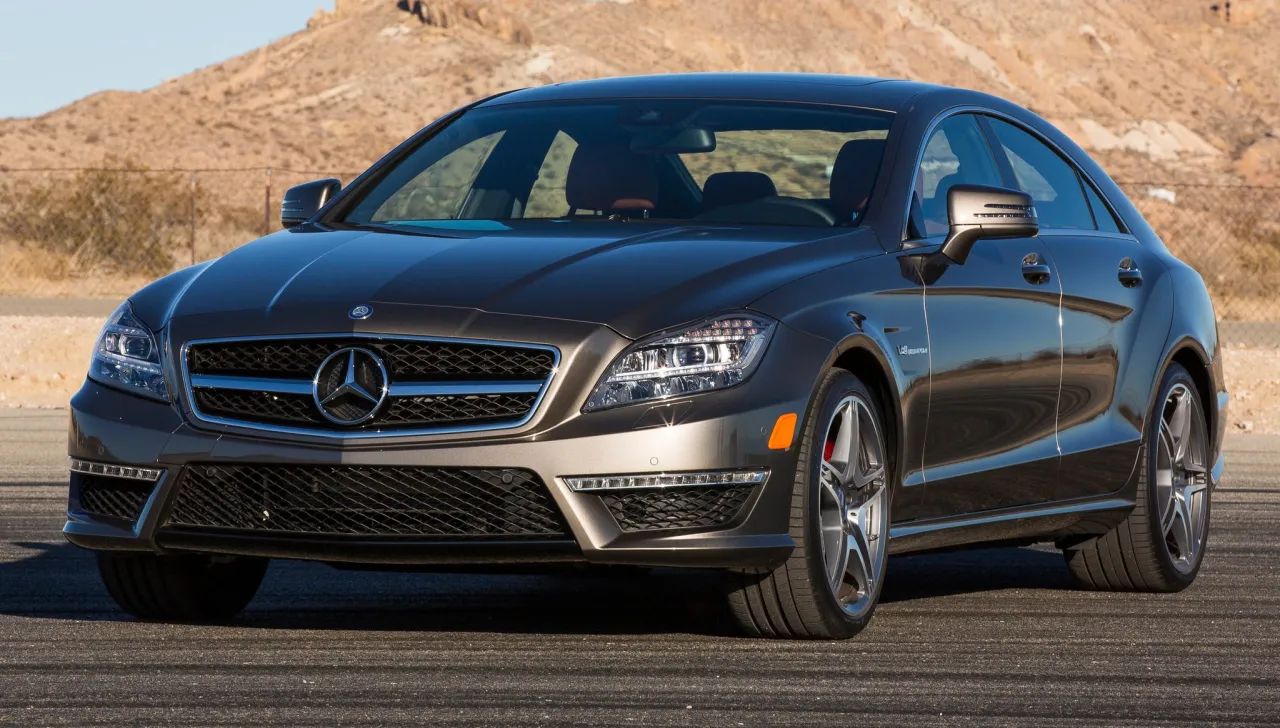 Zdjęcie Mercedes CLS 63 AMG Coupe: Czy warto zainwestować w to luksusowe coupe?
