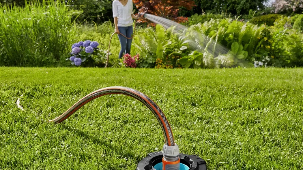 Zdjęcie Jak podłączyć zraszacz do węża? Prosty poradnik krok po kroku