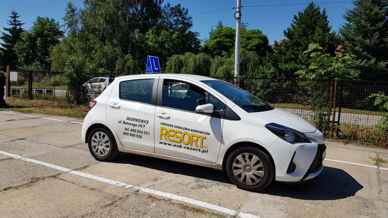 Zdjęcie Prawo Jazdy Skierniewice: Gdzie zrobić prawo jazdy w Skierniewicach?