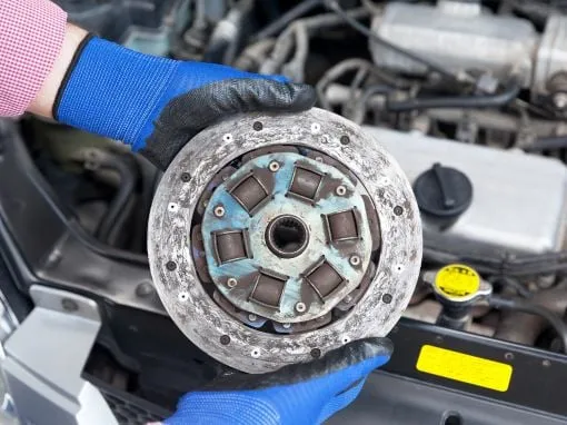 Zdjęcie Todo lo que debes saber sobre las partes del embrague del coche
