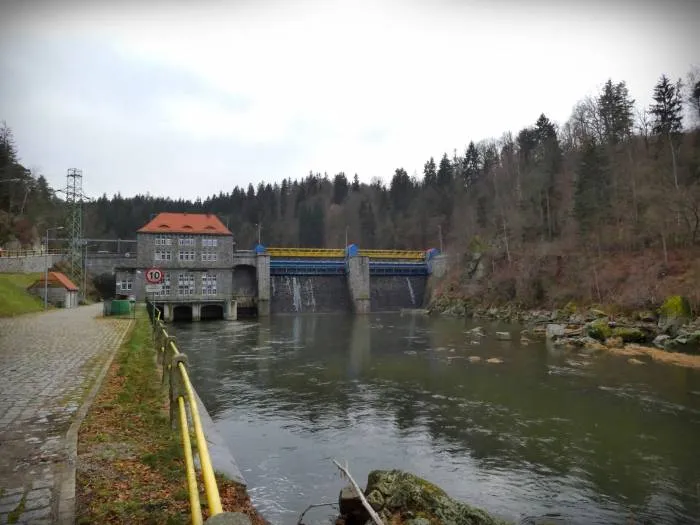 Zdjęcie Jezioro Modre w Siedlęcinie: tajemnice, atrakcje i rekreacja