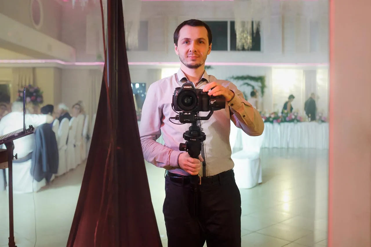 Zdjęcie Zdjęcia czy film na wesele? Wybierz idealną pamiątkę!