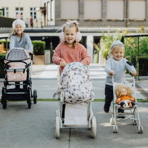 Zdjęcie Wózek dziecięcy zabawka - idealne modele dla kreatywnych maluchów