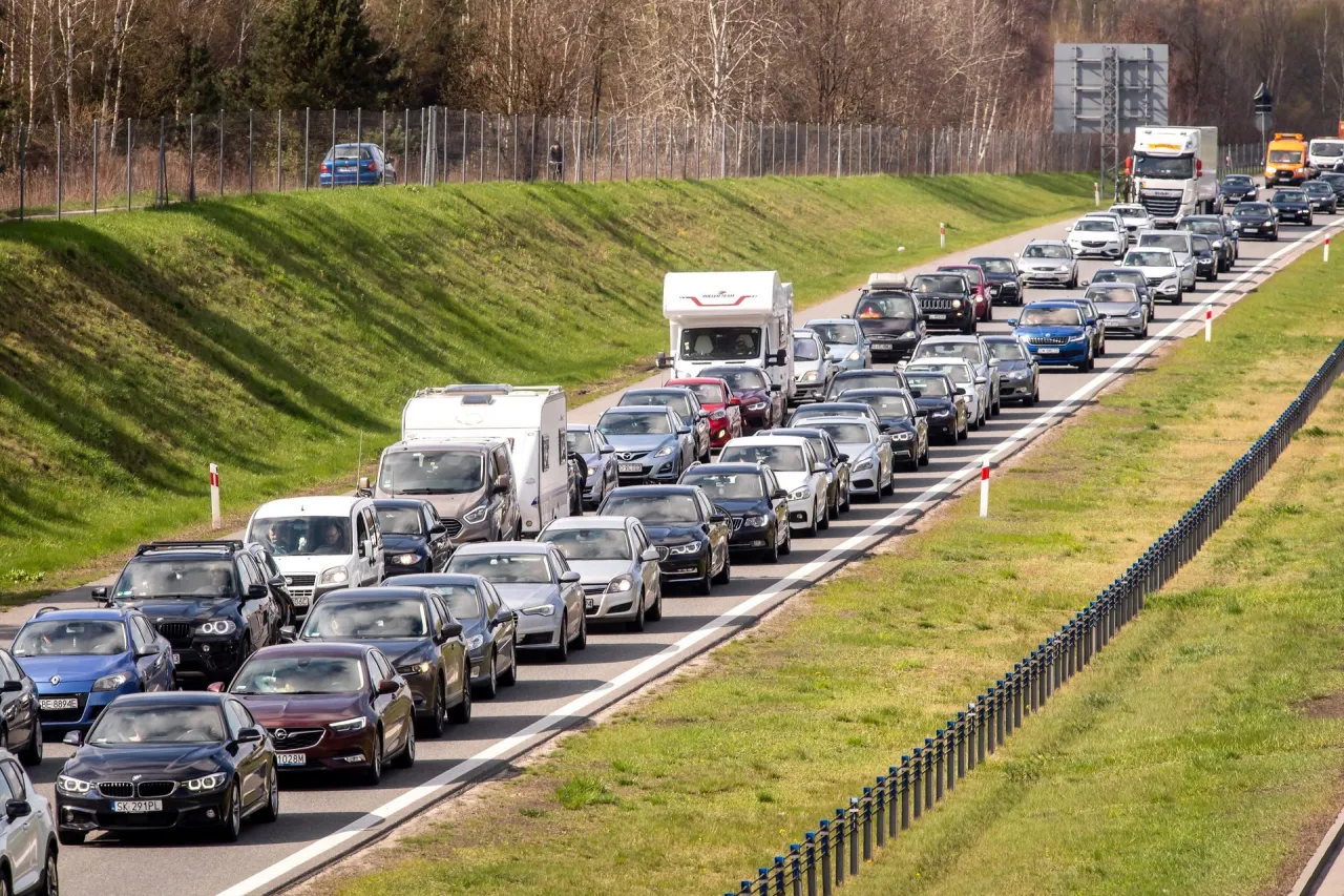 Zdjęcie Czy są korki na autostradzie A1? Sprawdź aktualne utrudnienia!