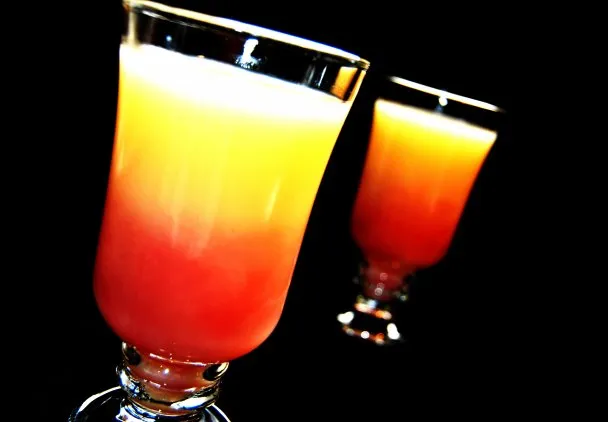 Zdjęcie Najlepsze przepisy na drink z sokiem porzeczkowym, które zaskoczą smakiem