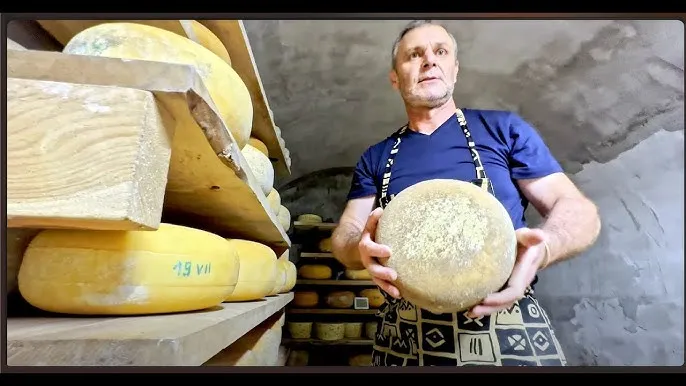 Zdjęcie Jak powstaje parmezan - sekrety tradycyjnej produkcji sera