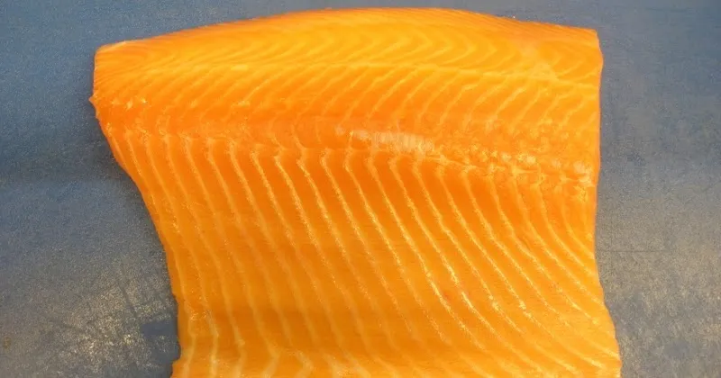 Zdjęcie Jak pokroić łososia do sushi - uniknij błędów i zyskaj perfekcję