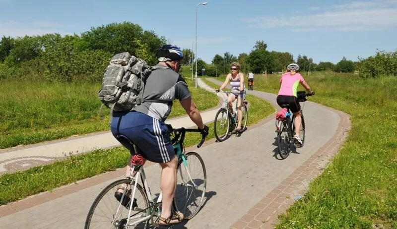 Zdjęcie Najlepsze mapy tras rowerowych nad morzem dla rodzinnych wypraw