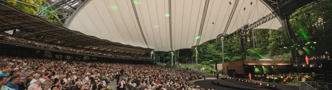 Zdjęcie Ile osób mieści opera leśna w Sopocie? Zaskakujące fakty o pojemności