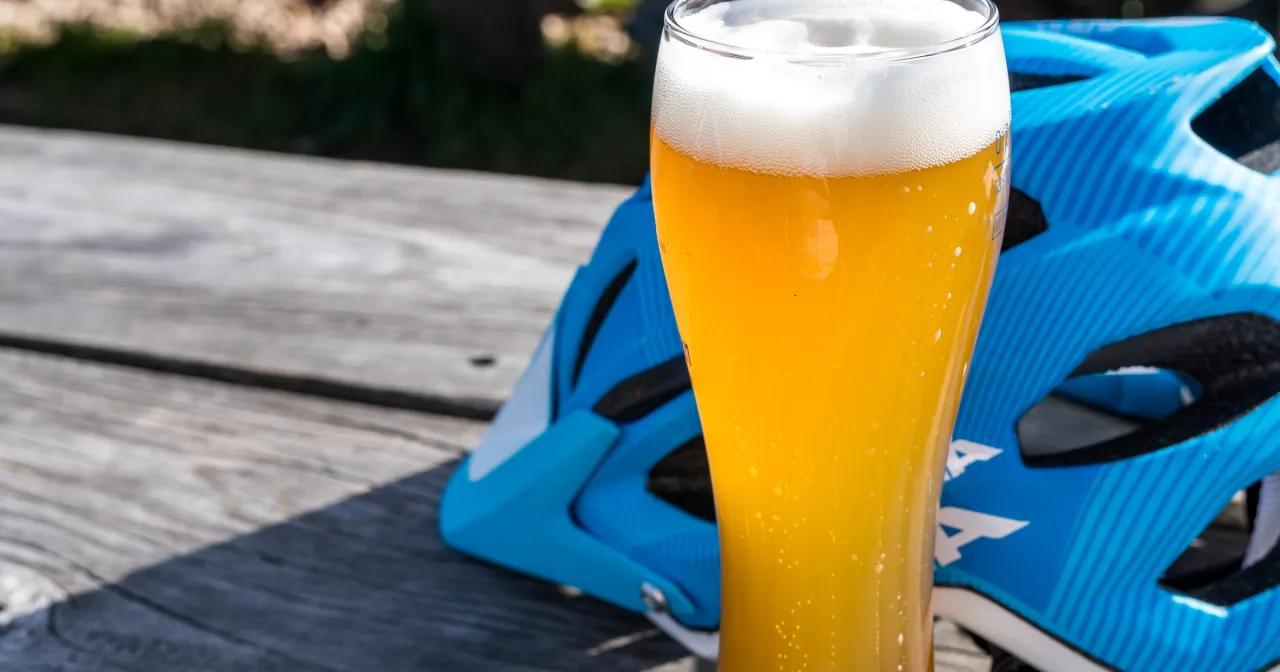 Zdjęcie Czy po 1 piwie można jechać? Sprawdź, co musisz wiedzieć o bezpieczeństwie