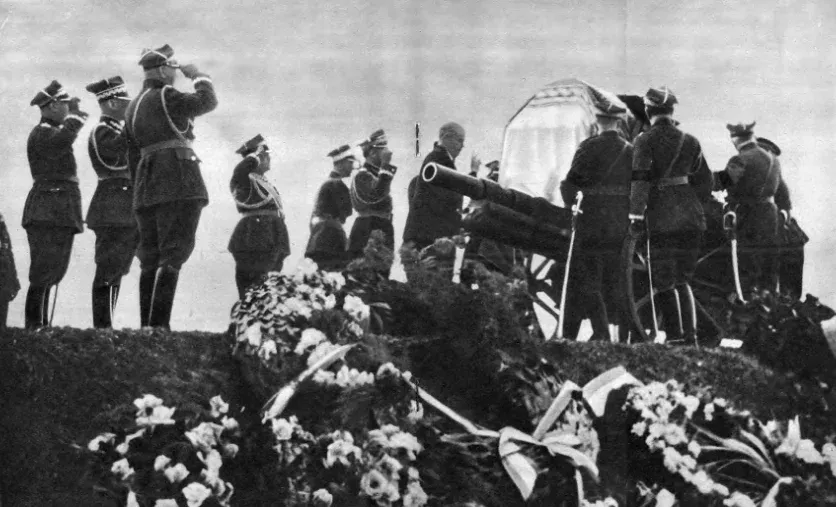 Zdjęcie Czy Hitler był na pogrzebie Piłsudskiego? Prawda o jego obecności