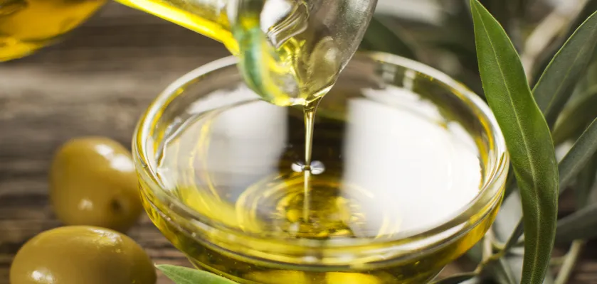 Zdjęcie Czy oliwa z oliwek podnosi cholesterol? Odkryj jej prawdziwy wpływ