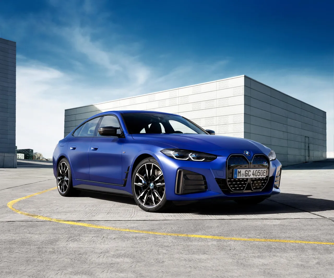 Zdjęcie BMW i4 M50 - moc, zasięg i funkcje, które zmieniają zasady gry