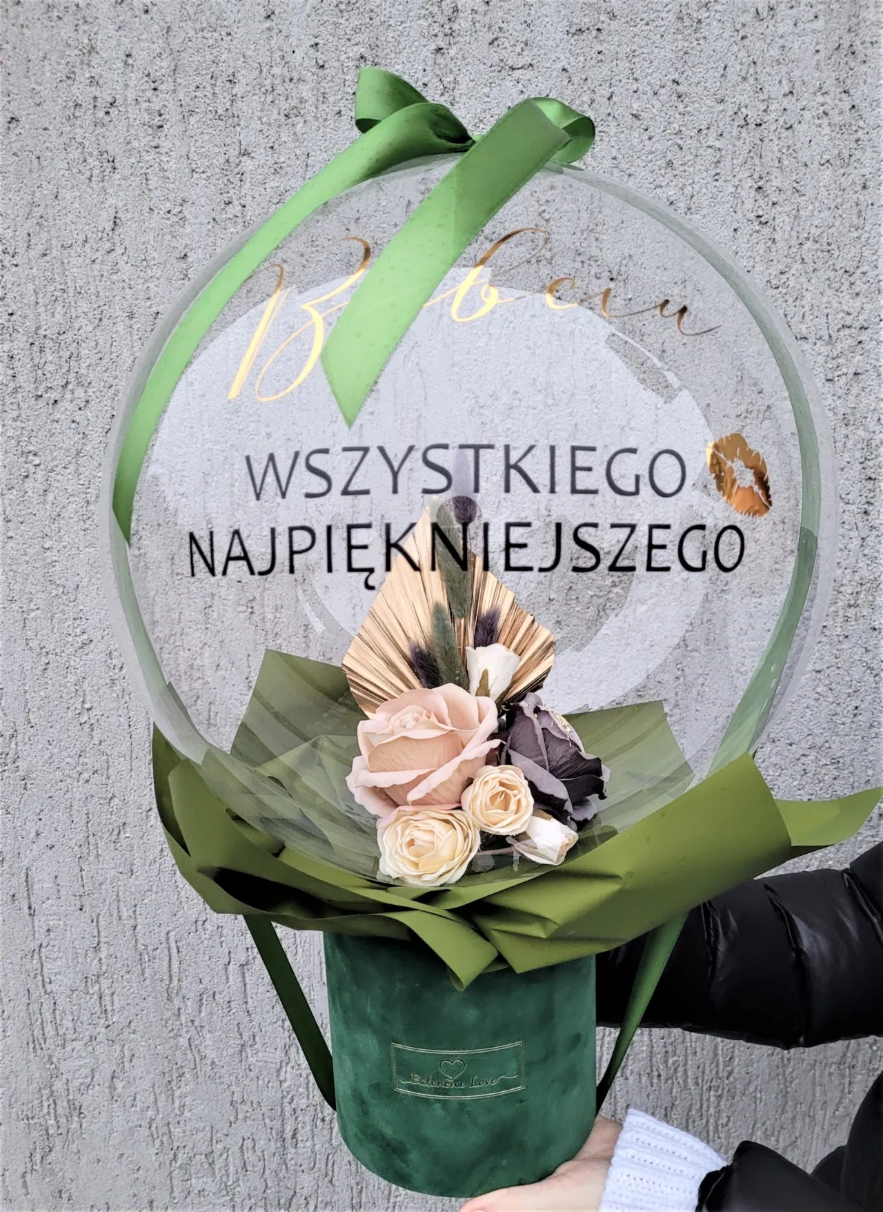 Zdjęcie Kwiaty w balonie jak zrobić - proste sposoby na piękne dekoracje