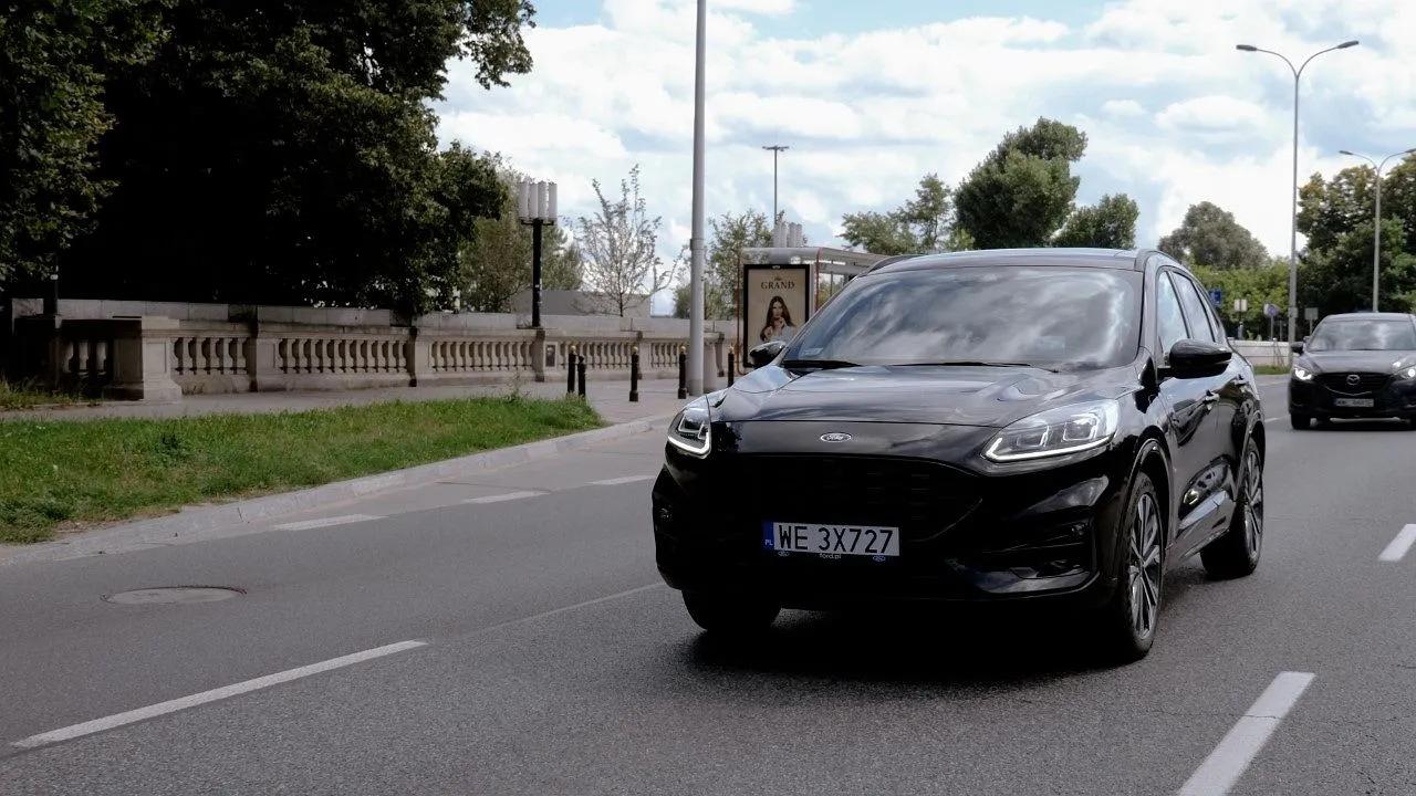 Zdjęcie Ile przejedzie hybryda Toyoty? Zaskakujące zasięgi nowych modeli
