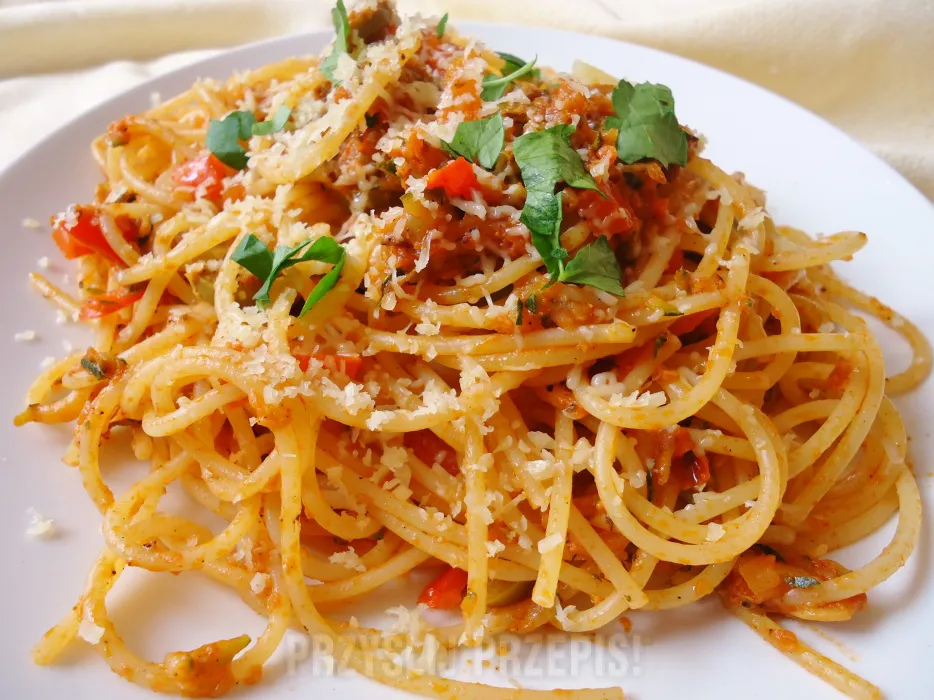 Zdjęcie Spaghetti wegetariańskie z warzywami – zdrowy przepis na smaczny obiad