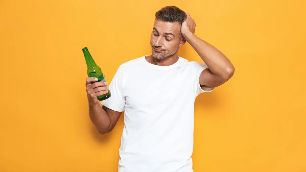 Zdjęcie Czy alkohol niszczy mięśnie? Negatywne skutki dla twojego treningu