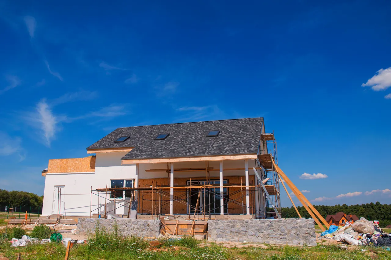 Zdjęcie Ile kosztuje budowa domu parterowego 150m2? Sprawdź koszty