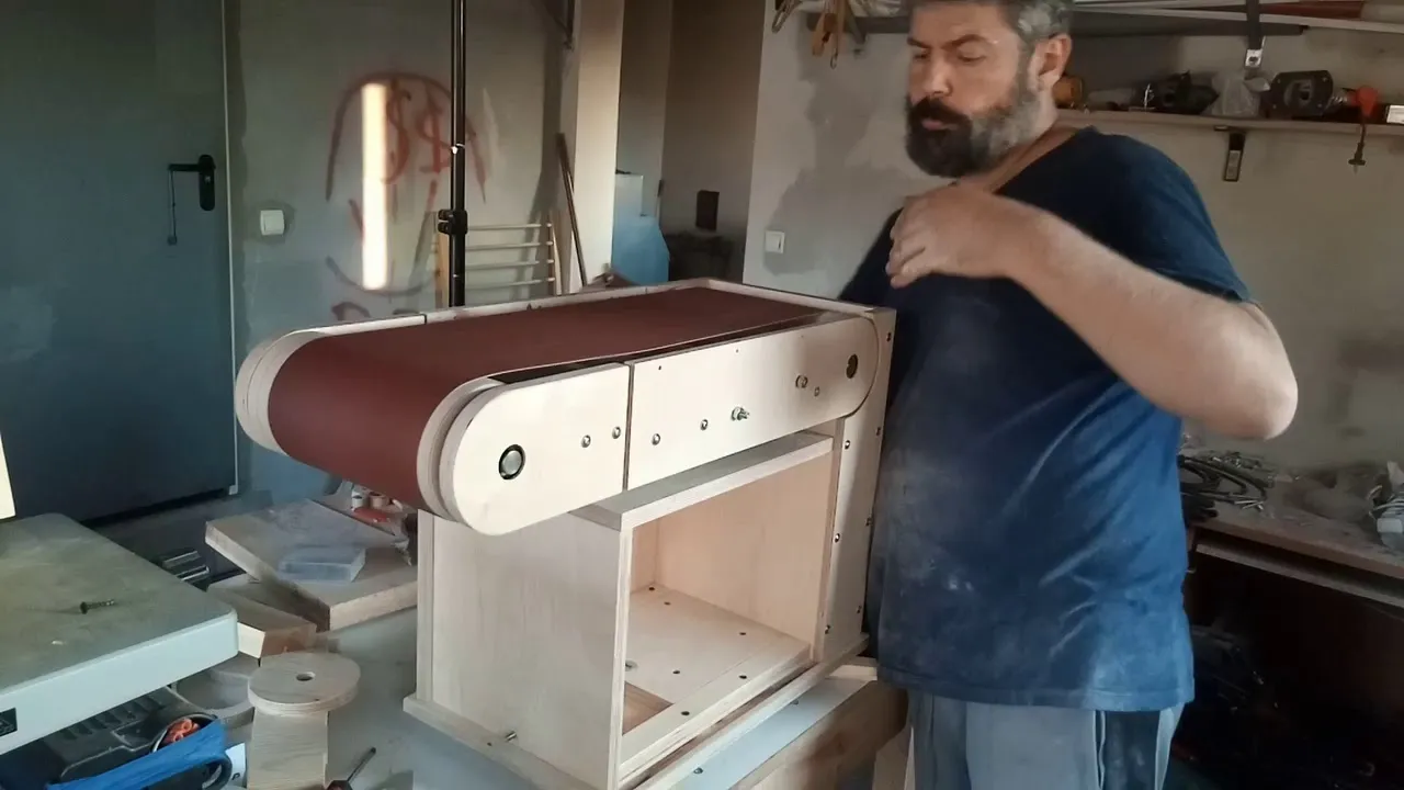 Zdjęcie Szlifierka taśmowa DIY krok po kroku: Zbuduj własne narzędzie bez kosztów