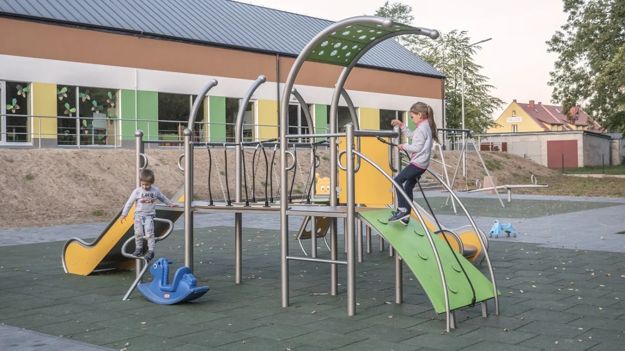Zdjęcie Jak wygląda plac zabaw? Odkryj niesamowite elementy dla dzieci