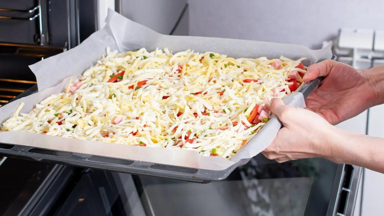 Zdjęcie Przepis na chrupiące ciasto do pizzy, które zawsze się udaje