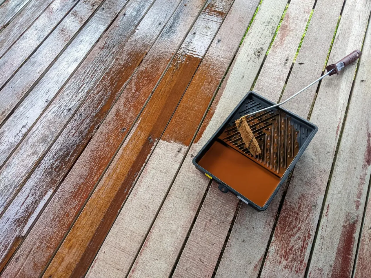 Zdjęcie Jak odnowić boazerię krok po kroku? Zrób to sam i bez szlifowania!