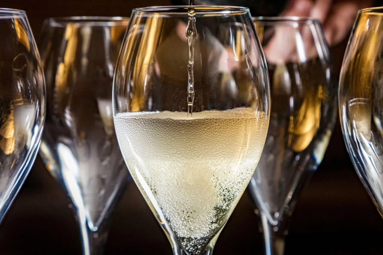 Zdjęcie Jakie przekąski do prosecco? Odkryj idealne połączenia na przyjęcie