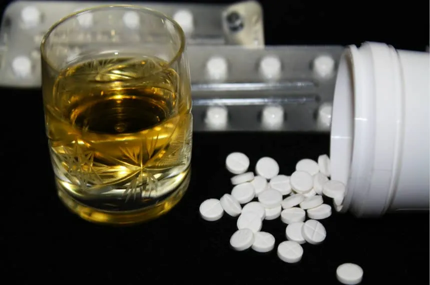 Zdjęcie Alkohol po antybiotyku: Kiedy można pić? Unikaj poważnych błędów