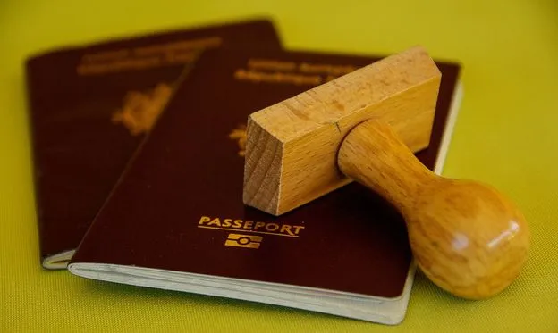 Zdjęcie Czy wniosek o paszport trzeba złożyć osobiście? Oto odpowiedź