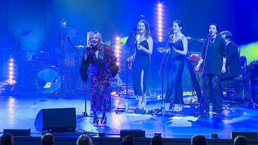 Zdjęcie Ile trwa koncert Ani Dąbrowskiej? Oto, co warto wiedzieć o jej występie.