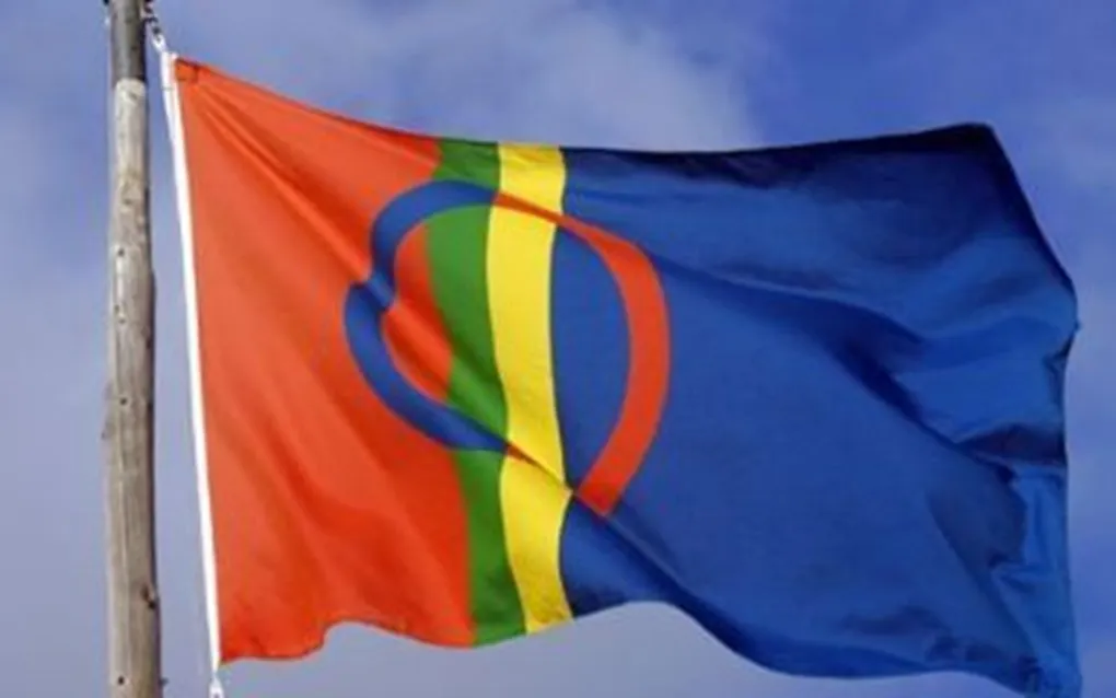 Zdjęcie Jak wygląda flaga Laponii? Odkryj jej symbolikę i znaczenie