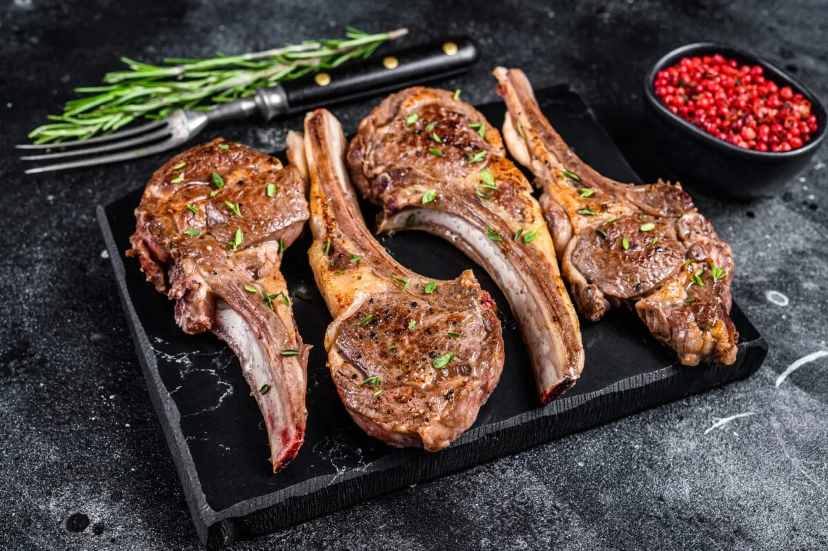 Zdjęcie Jak zrobić dobrą jagnięcinę, aby zachwycić smakiem i aromatem