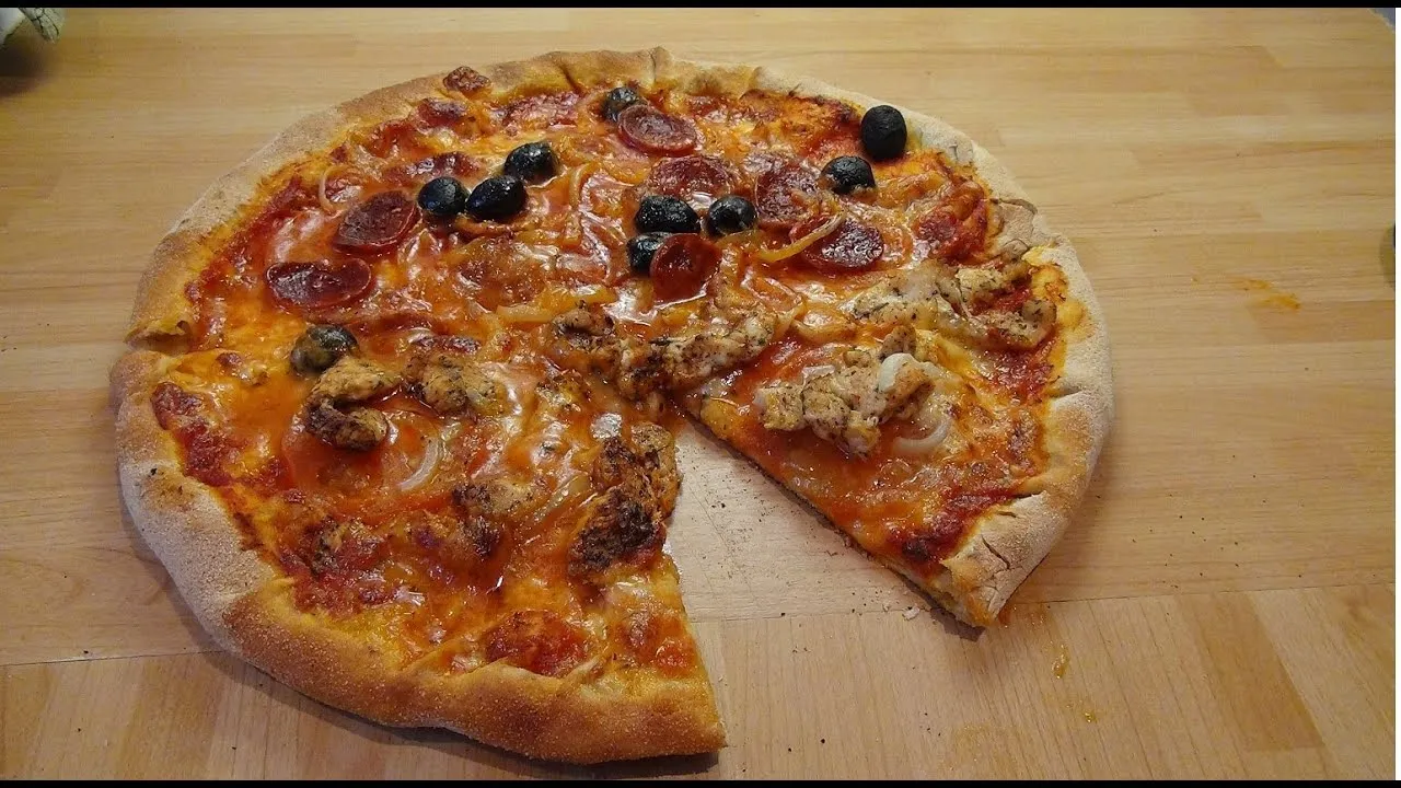 Zdjęcie Jak zrobić dobre ciasto na pizzę, które zaskoczy Twoich gości
