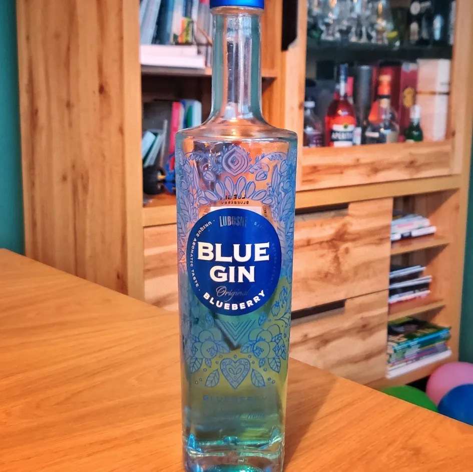 Zdjęcie Najlepsze drinki z blue gin, które zaskoczą Twoje kubki smakowe