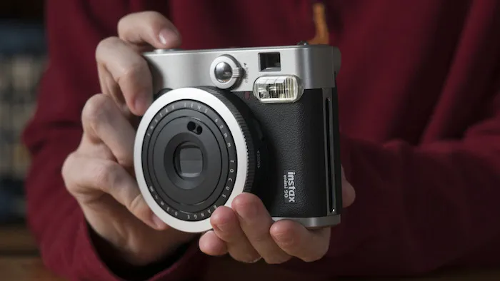 Zdjęcie Instax Mini 90 vs Instax Mini 70 - Porównanie aparatów i ich opcji