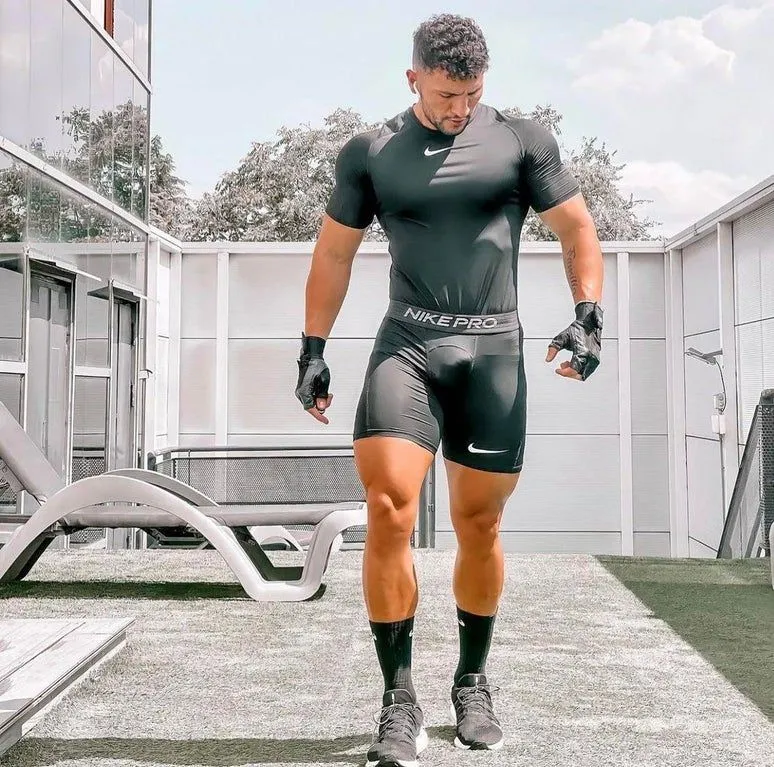 Zdjęcie Ropa gimnasio hombre: elige prendas que mejoran tu rendimiento y estilo