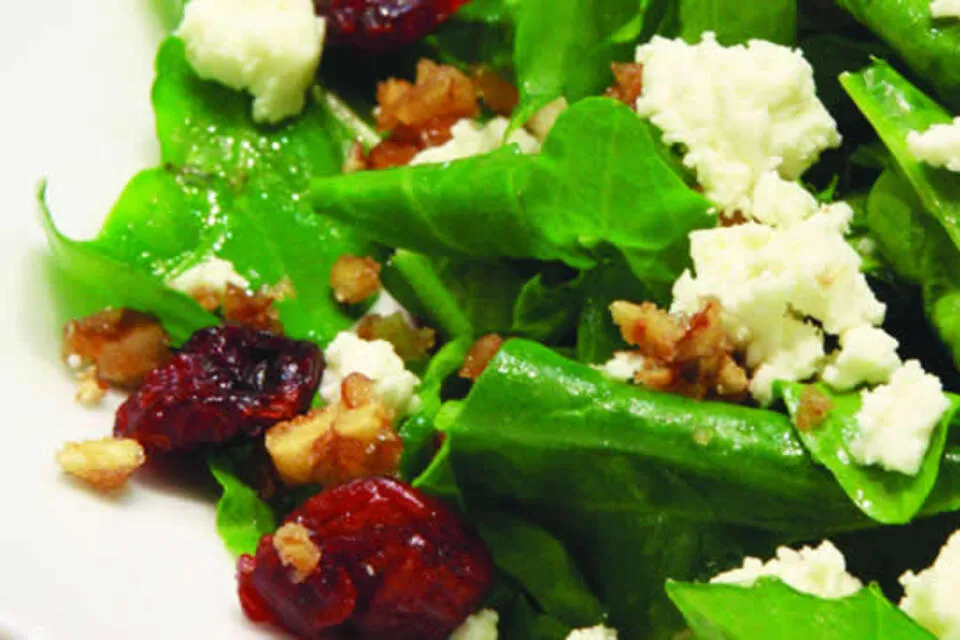 Zdjęcie Ensalada de espinacas y queso de cabra: receta fácil y deliciosa
