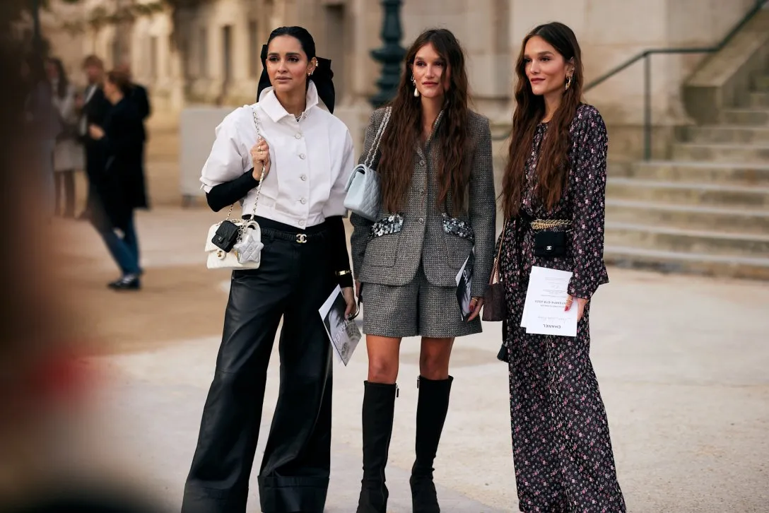 Zdjęcie Cekiny są modne: jak nosić je w codziennych i eleganckich stylizacjach