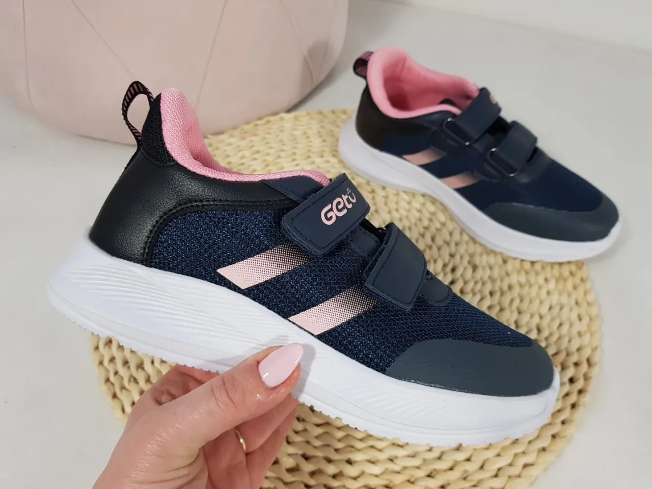 Zdjęcie Jakie buty dla dziewczynki wybrać? Praktyczne porady na każdą okazję