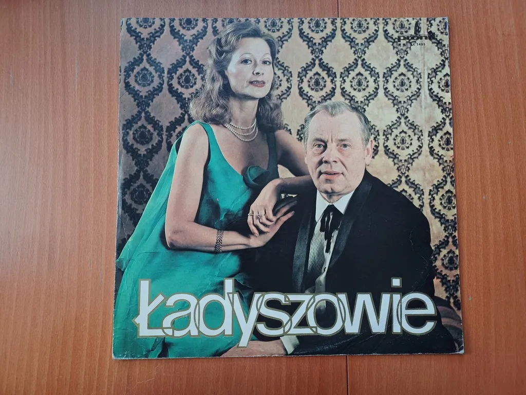 Zdjęcie Ile lat ma żona Bernarda Ładysha? Tajemnice wieku Leokadii Rymkiewicz.