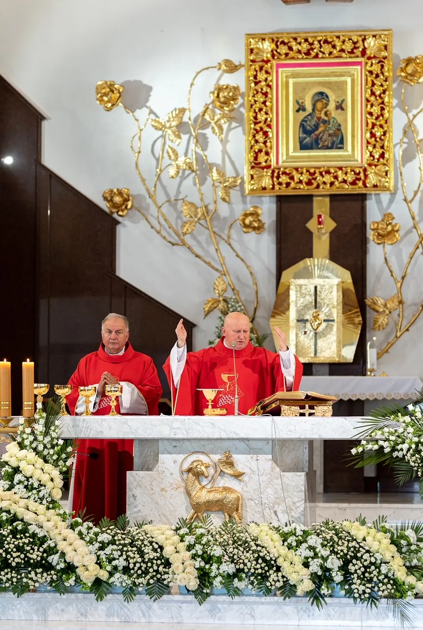 Zdjęcie Sanktuarium Matki Bożej Nieustającej Pomocy - historia i miejsca kultu