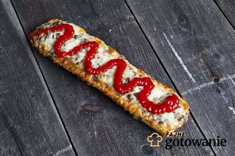 Zdjęcie Ile kcal ma zapiekanka? Poznaj dokładną wartość kaloryczną