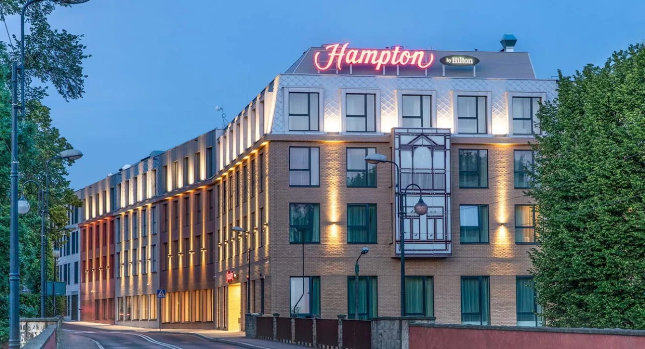 Zdjęcie Ile jest hoteli Hilton w Polsce? Sprawdź pełną listę i lokalizacje
