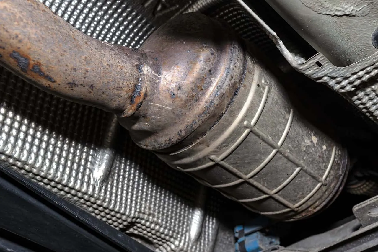 Zdjęcie Ile kosztuje wycięcie DPF? Sprawdź ceny i ryzyko prawne