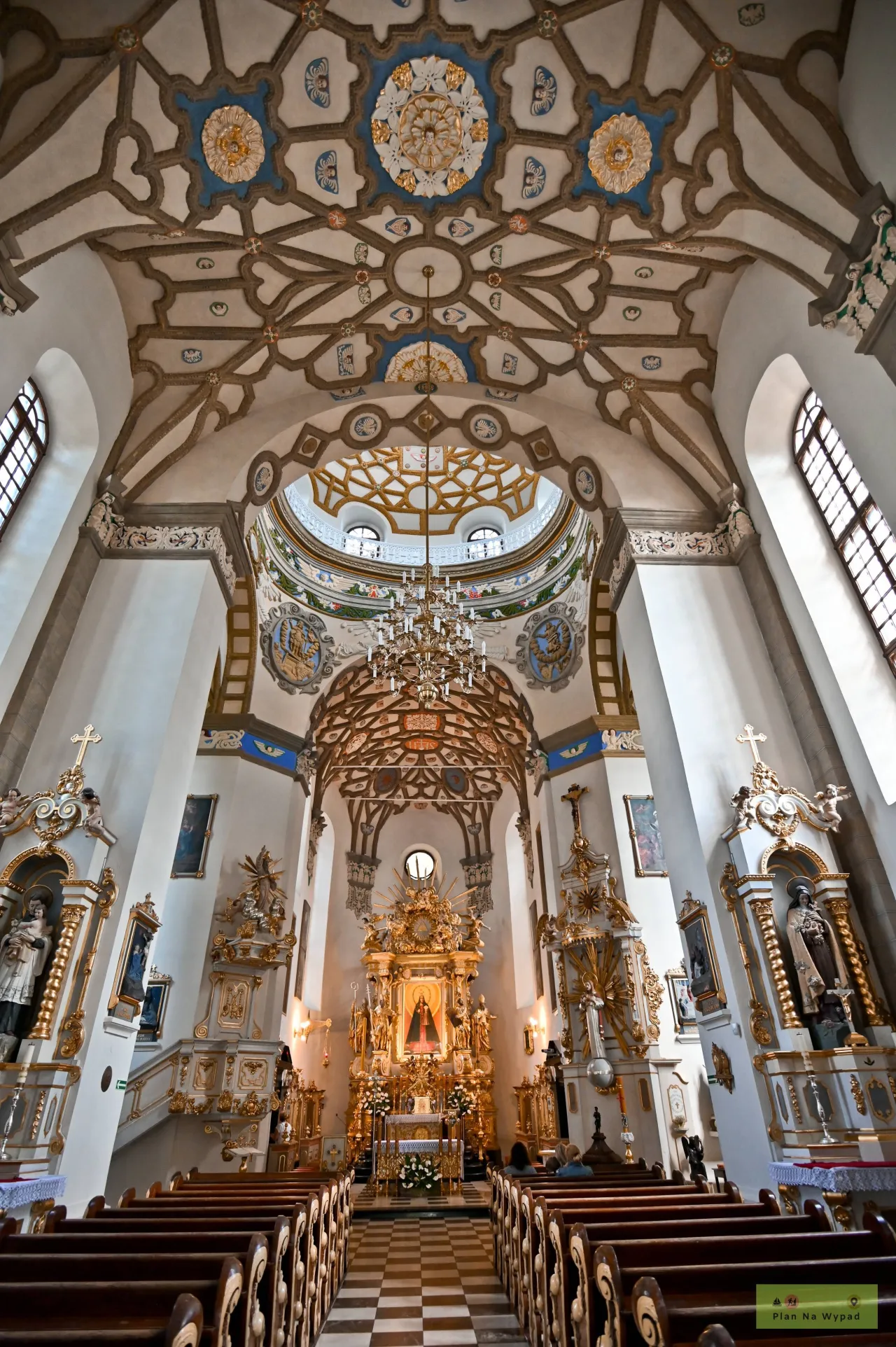 Zdjęcie Sanktuarium Matki Bożej Kodeńskiej: historia, msze i praktyczne wskazówki dla pielgrzymów