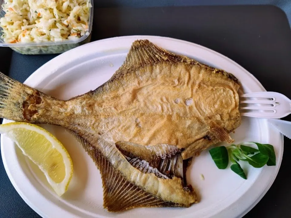 Zdjęcie Gdzie zjeść w Mrzeżynie? Najlepsze restauracje i ryby (Przewodnik)