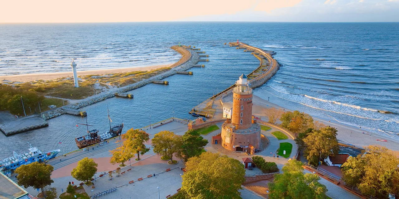 Zdjęcie Kołobrzeg ile km? Sprawdź, jak daleko do popularnych miejsc!