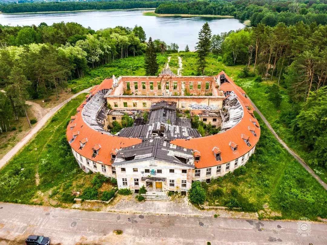 Zdjęcie Borne Sulinowo atrakcje: odkryj tajemnice wojskowej historii i przyrody