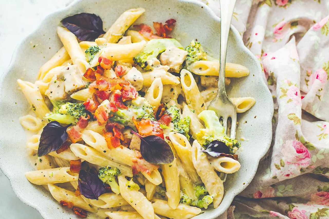 Zdjęcie Penne Alfredo - prosty przepis na pyszne danie, które pokochasz